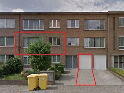 Ruim 2 slpk appartement met staanplaats en garage