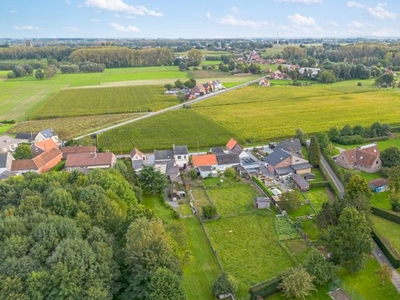 Unieke te renoveren boerderij