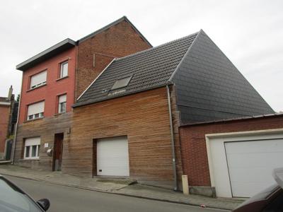 Airbnb - ruim woonpand met garage, terras en tuin