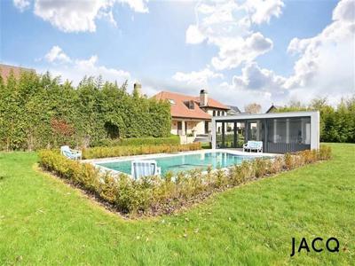 Exclusieve villa met prachtige tuin en zwembad!