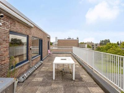 PENTHOUSE met 3 slaapkamers, garage en FANTASTISCH GROOT TER