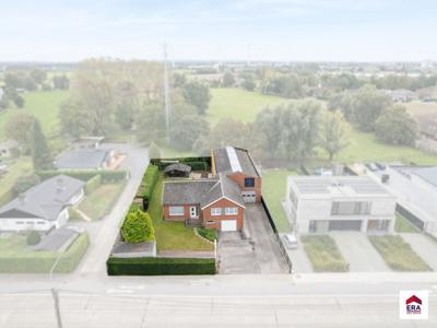 Ruime, vrijstaande woning met magazijn/ atelier van 315m²!