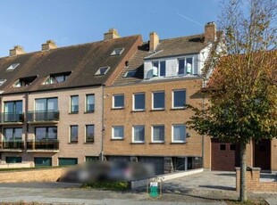 Centraal en toch rustig gelegen duplex appartement met staa