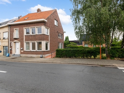 Handelspand met 2 appartementen