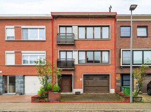 Opbrengsteigendom met 2 ruime appartementen