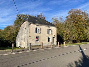 Dorpshuis in de buurt van Florenville