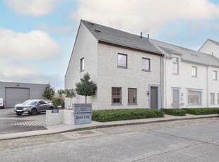 Prachtige nieuwbouwwoning in volledig aangelegd woonerf met