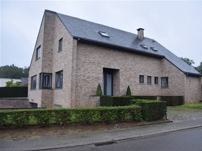 Modern huis van 1996 met prachtig zicht over Tombeek