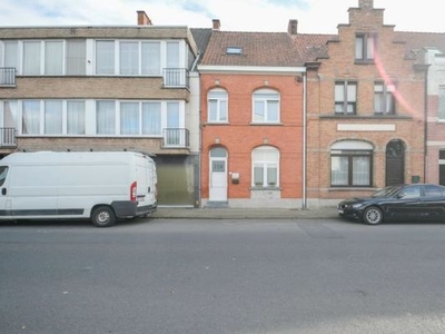 Goed onderhouden gesloten bebouwing met twee slaapkamers