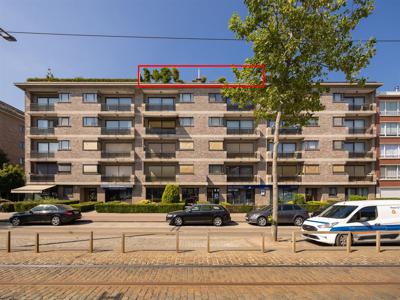 Ruim dakappartement met 3 slaapkamers, garagebox en 2 riante terrassen te Deurne-Zuid!
