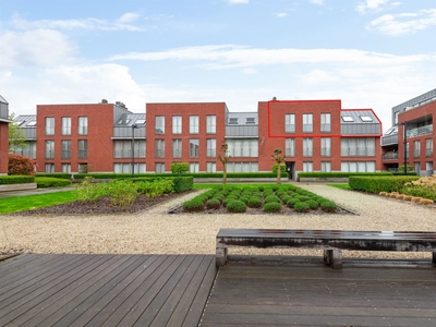 Ruim dakappartement met drie slaapkamers in het centrum van Olen