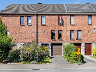 Huis met garage en tuin!