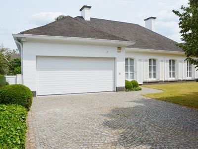 Klassieke Franse villa met 5 slaapkamers op 1770 m².