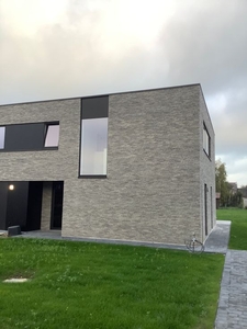 Prachtige nieuwbouwwoning 4 slpkms - grote tuin