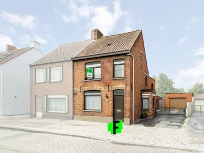 Woning met veel potentieel op een gunstige locatie te Zedel…