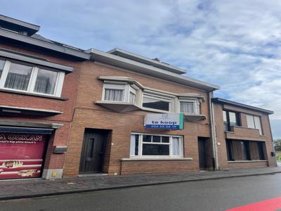 Authentieke woning te Ingelmunster met mogelijks 5 kamers,