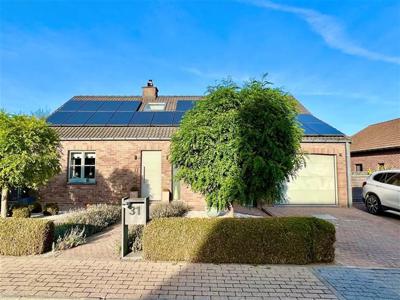 ENERGIEZUININGE VILLA met oprit, garage, en PRACHTIG AANGELE