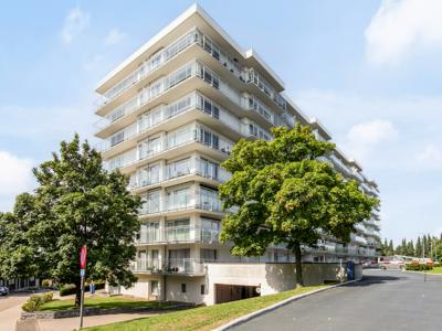 Lichtrijk tweeslaapkamerappartement met 2 terrassen