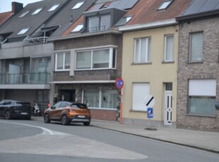 DAKAPPARTEMENT met TERRAS nabij centrum Roeselare.