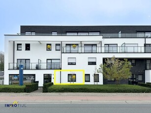 Knap gelijkvloers appartement met 2 slpk & ruim terras!