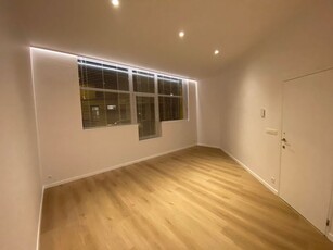 Recent gerenoveerde studio - glvl van 30 m² op toplocatie