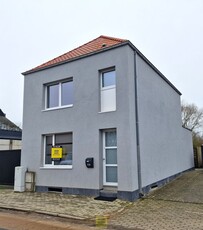 Volledig vernieuwde woning met terras te huur in Heldergem