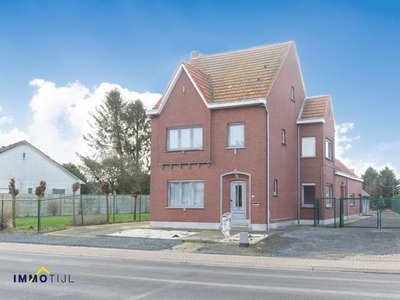 Fraaie woning, 4 à 5 kamers, op 11a70!