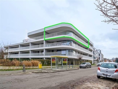 PRACHTIGE PENTHOUSE MET ONDERGRONDSE PARKEERPLAATS VLAKBIJ H