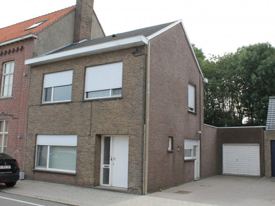 Stevige halfopen woning met garage en tuintje op 176m²