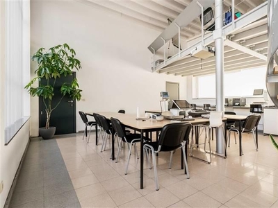 Duplex-kantoor om te vormen tot gezellig loft-appartement in