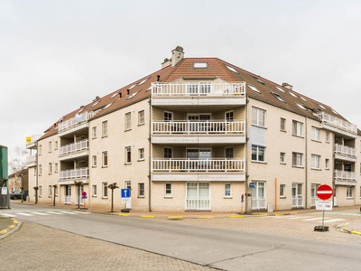 Ruim duplex-appartement met mooi terras, kelder en garage...