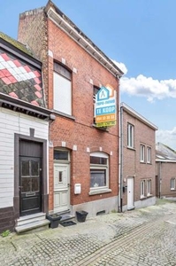 Ruime, charmante, authentieke rijwoning