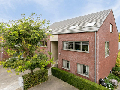 Uitstekend gelegen, ruim duplexappartement.