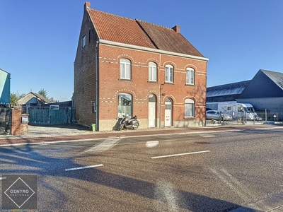 Woning met ruime garage (60m2) en studio!