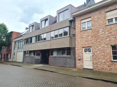 Moderne duplex met 2 slaapkamers en garage.