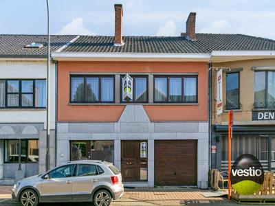 HANDELSPAND MET WOONST EN BIJHORENDE RUIME WONING OP 7A50CA