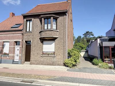 halfopen bebouwing op centrale locatie te Zandhoven