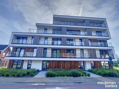 Lichtrijk penthouse in residentie Quercus