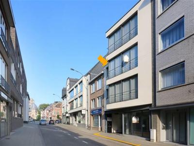 Riant appartement met 2 slpks, terras en bij te huren garage