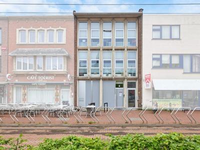 Voormalig bankkantoor met duplexappartement op A-locatie