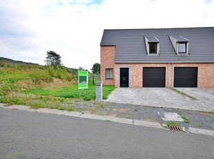 Charmante halfopen woning op de flank van de Kluisberg me...