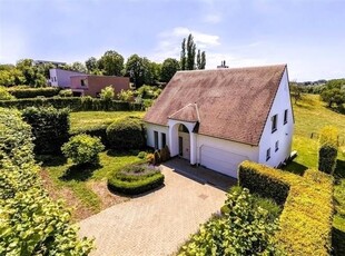 Charmante Villa met 5 slaapkamers in residentiële woonbuurt