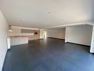 Prachtig recent appartement van 160m2 te huur!