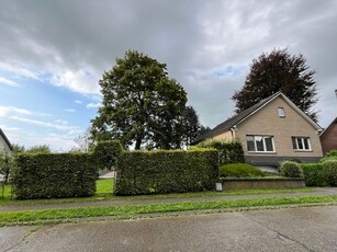 Recent vernieuwde villa in rustige woonwijk