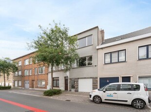 Ruime en lichtrijke woning met centrale ligging.