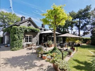 Prachtige en zeer ruime villa, momenteel restaurant