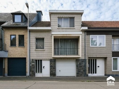 Leuke bel-etagewoning met stadstuin in het centrum van Halen