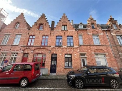 Charmant woonhuis in het idyllisch Brugge op zeer rustige lo