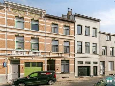 Ruime woning historisch gekend als meergezinswoning woning (