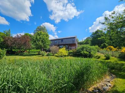 Passiefhuis in een natuurlijke omgeving